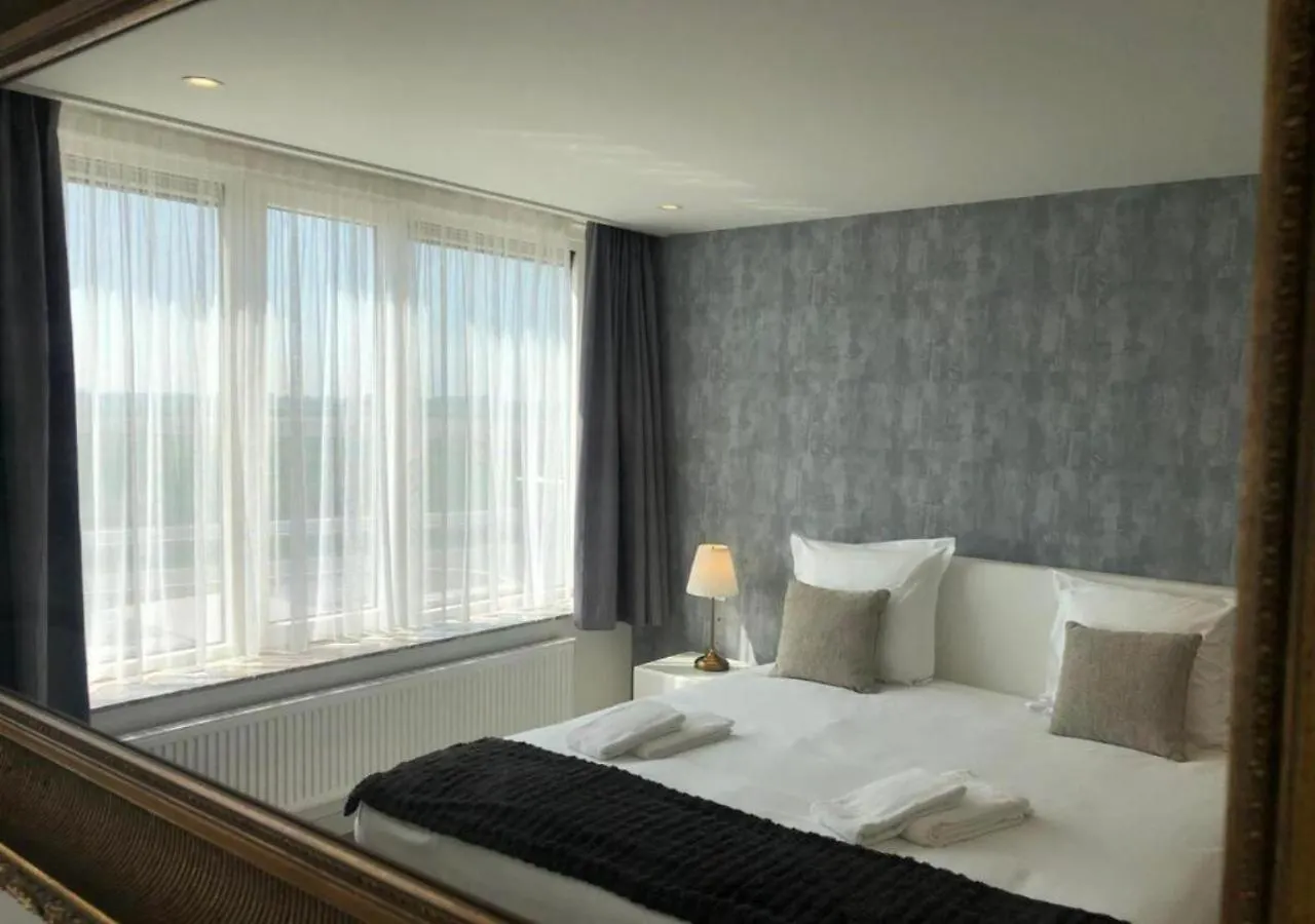 Acropolis - Luxury Appartments I Hotelservice And Parking 米德尔克尔克 比利时