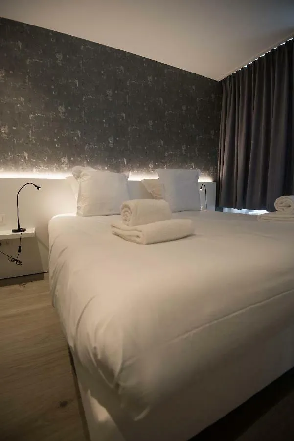 Acropolis - Luxury Appartments I Hotelservice And Parking 米德尔克尔克 4*,