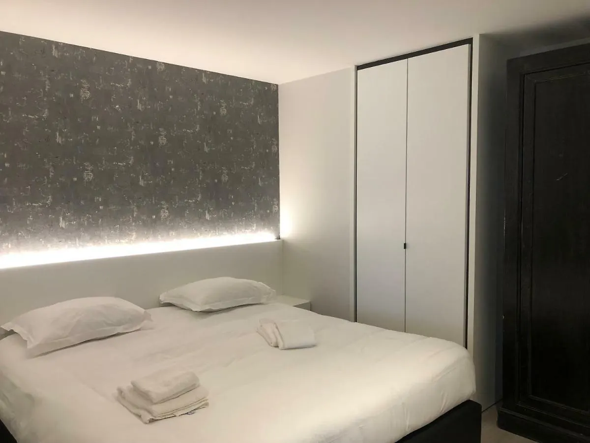 Acropolis - Luxury Appartments I Hotelservice And Parking 米德尔克尔克 比利时